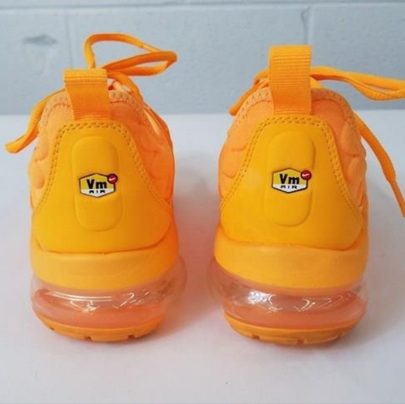 Nike Women's Air Vapormax Plus - Picture 4 of 8